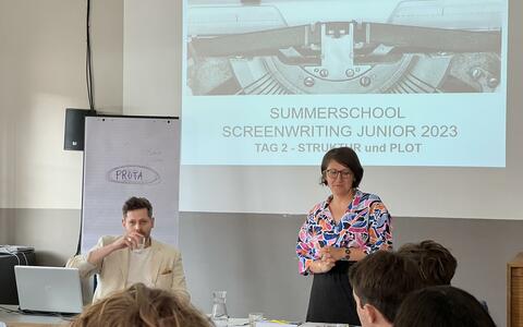 Summer School Screenwriting Junior mit Julia Charakter und Alexander Daus